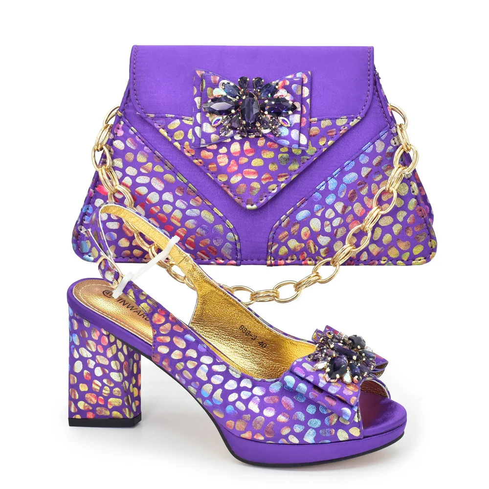 Fish mouth thick heels with dinner bag set Italian fashion design rhinestone evening wear
Fish mouth thick heels with dinner bag set Italian fashion design rhinestone evening wear