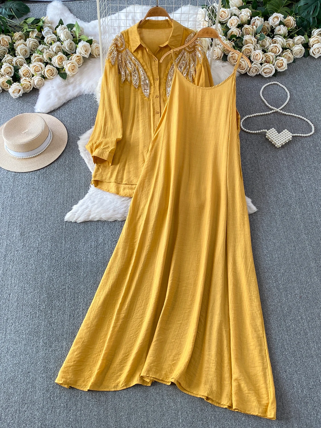 Heavy Embellished Sequin Shirt Collar Mid-Length Dress with Strap Loose Fit Conceals Belly Button Casual Workwear Summer
Heavy Embellished Sequin Shirt Collar Mid-Length Dress with Strap Loose Fit Conceals Belly Button Casual Workwear Summer