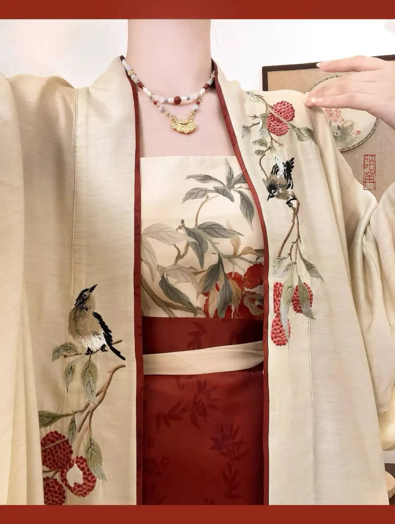 Women In Hanfu Song Dynasty Style National Element Embroidered Outer Dress With Straps And Twist Cosplay Costume Halloween
Women In Hanfu Song Dynasty Style National Element Embroidered Outer Dress With Straps And Twist Cosplay Costume Halloween