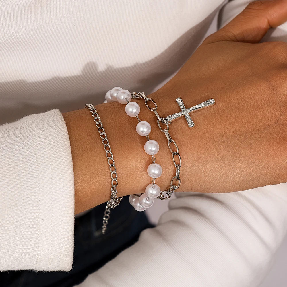 Aihua Trendy Goth Hip Hop Faux White Pearls Crystal Cross Pendant Bracelet Handmade Faux Pearls Y2K Jewelry Gifts
Aihua Trendy Goth Hip Hop Faux White Pearls Crystal Cross Pendant Bracelet Handmade Faux Pearls Y2K Jewelry Gifts