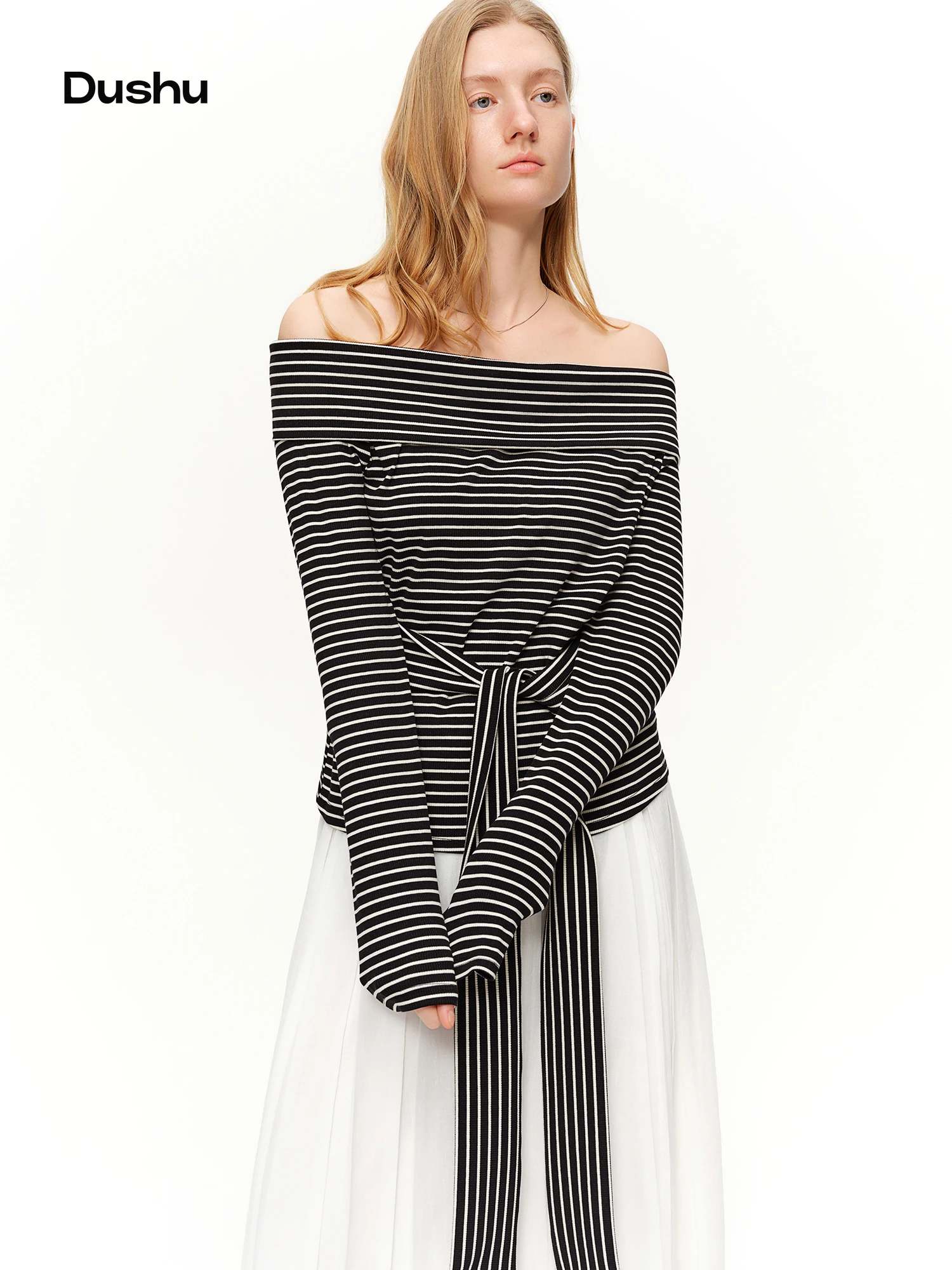 Женская футболка DUSHU 2026 весна с отложным воротником и открытыми плечами, свободного кроя – повседневный комфортный топ в расслабленном стиле для ежедневной носки
Женская футболка DUSHU 2026 весна с отложным воротником и открытыми плечами, свободного кроя – повседневный комфортный топ в расслабленном стиле для ежедневной носки