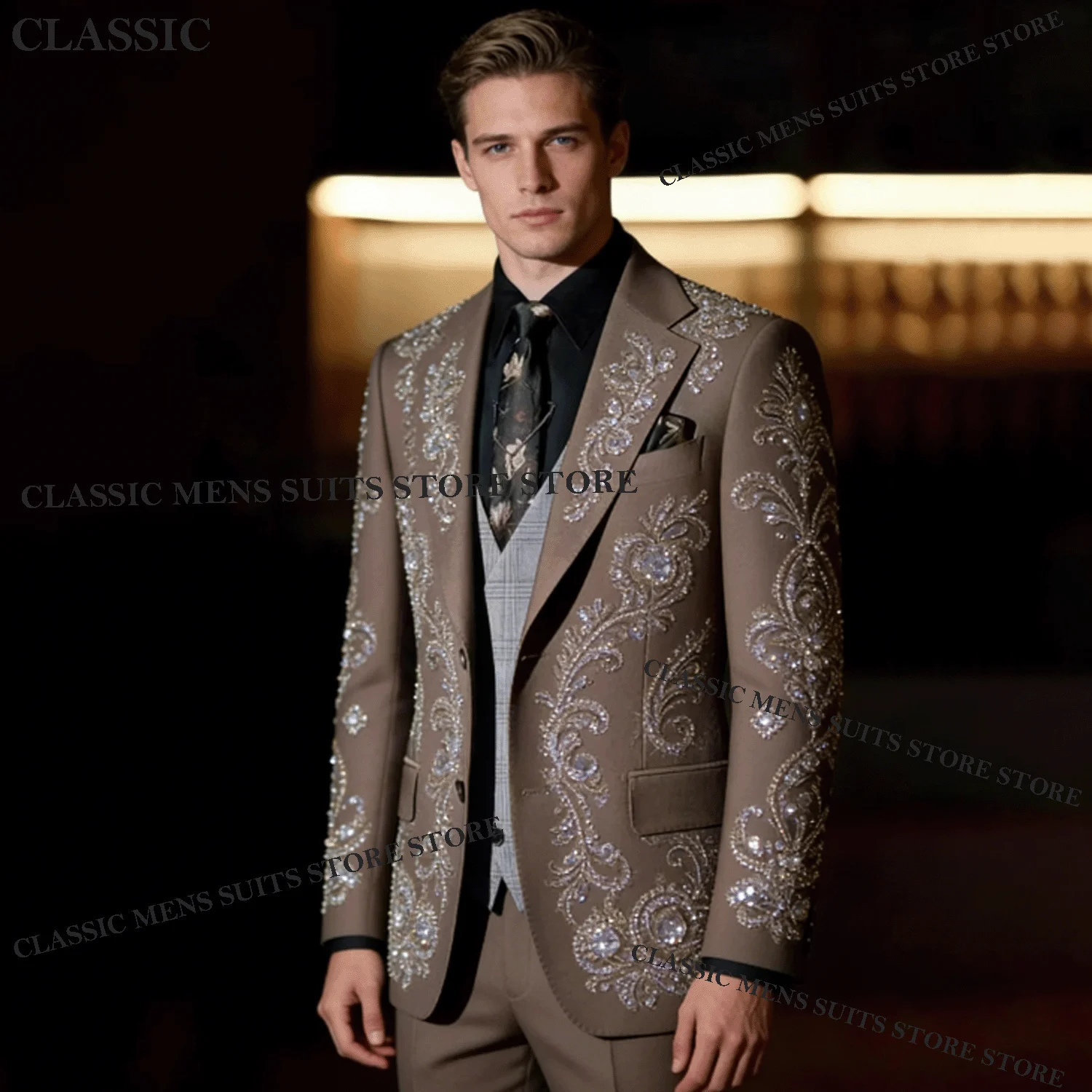 Customized Handmade Sequins Men Suits 3 Pieces Set Male Party Blazer Sparkly Groom Evening Tuxedos Slim Crystal Costume Homme
Customized Handmade Sequins Men Suits 3 Pieces Set Male Party Blazer Sparkly Groom Evening Tuxedos Slim Crystal Costume Homme