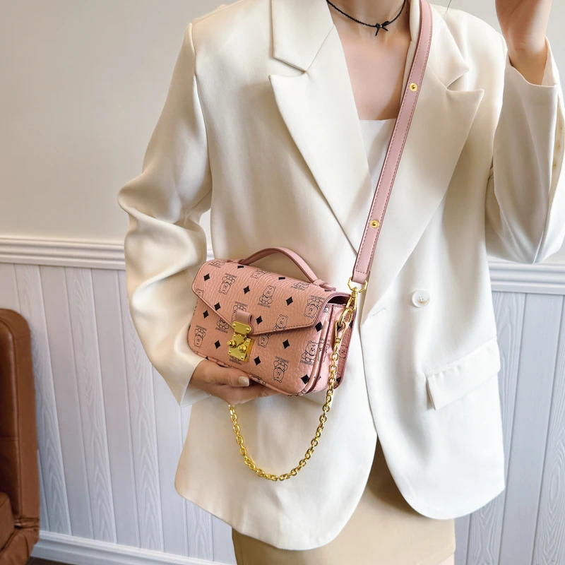 Chic Ladies Leather Crossbody Bag Shoulder Handbag Tote Style Luxury Brand By Famous Designer Popular Elegant
Chic Ladies Leather Crossbody Bag Shoulder Handbag Tote Style Luxury Brand By Famous Designer Popular Elegant