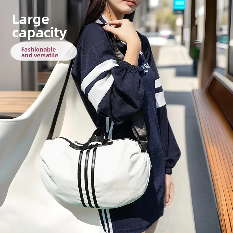 2025 New Large Capacity Fashionable Class One-shoulder Handbag Versatile Commuting Casual Crossbody Sports Gym Bag
2025 New Large Capacity Fashionable Class One-shoulder Handbag Versatile Commuting Casual Crossbody Sports Gym Bag
