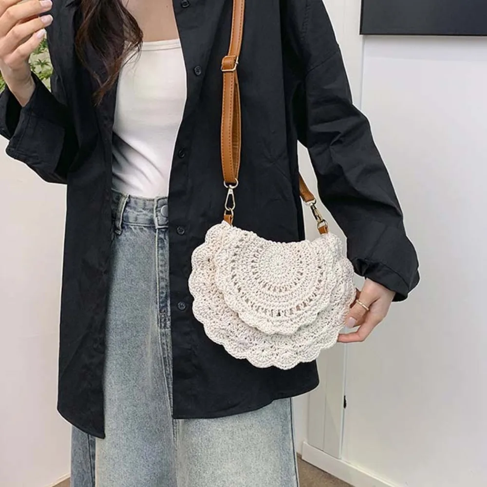 Flower Edge Cotton Thread Woven Bag Retro Large Capacity Ethnic Style Woven Bag Lightweight Hollowed Out Straw Crossbody Pouch 
Flower Edge Cotton Thread Woven Bag Retro Large Capacity Ethnic Style Woven Bag Lightweight Hollowed Out Straw Crossbody Pouch