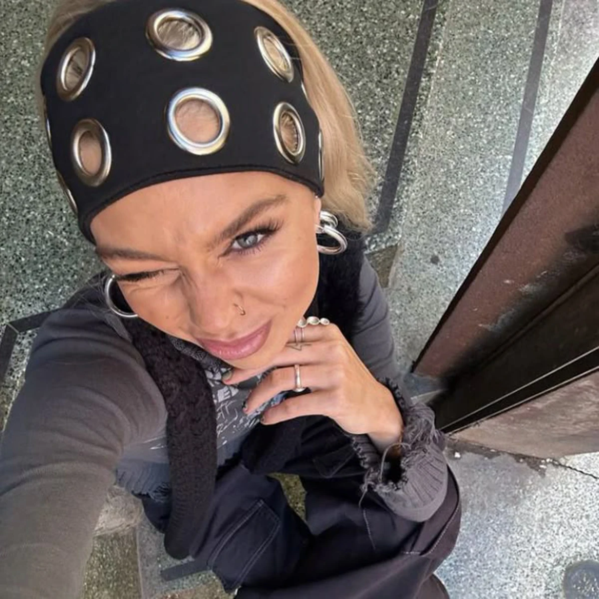 Ins Fabric Hollow Hairband Trendy Metal Accents Wide Elastic Punk Hair Band Stretchy Casual Grommet Headband Hair Accessories
Ins Fabric Hollow Hairband Trendy Metal Accents Wide Elastic Punk Hair Band Stretchy Casual Grommet Headband Hair Accessories