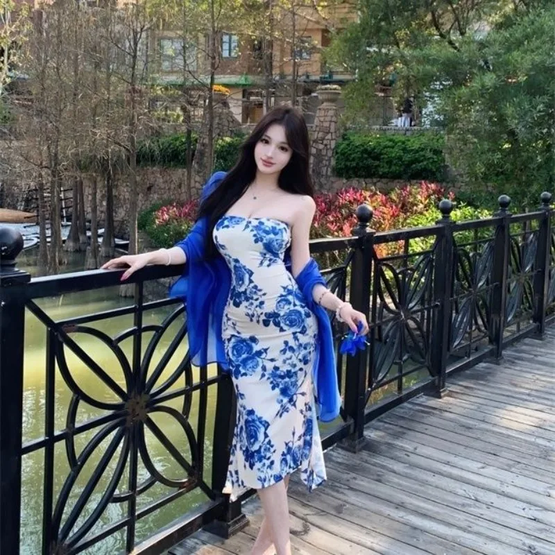 Retro Style Blue and White Porcelain Printing Off-the-shoulder Backless Dress Travel Photography Photo Explosion Hip Skirt
Retro Style Blue and White Porcelain Printing Off-the-shoulder Backless Dress Travel Photography Photo Explosion Hip Skirt