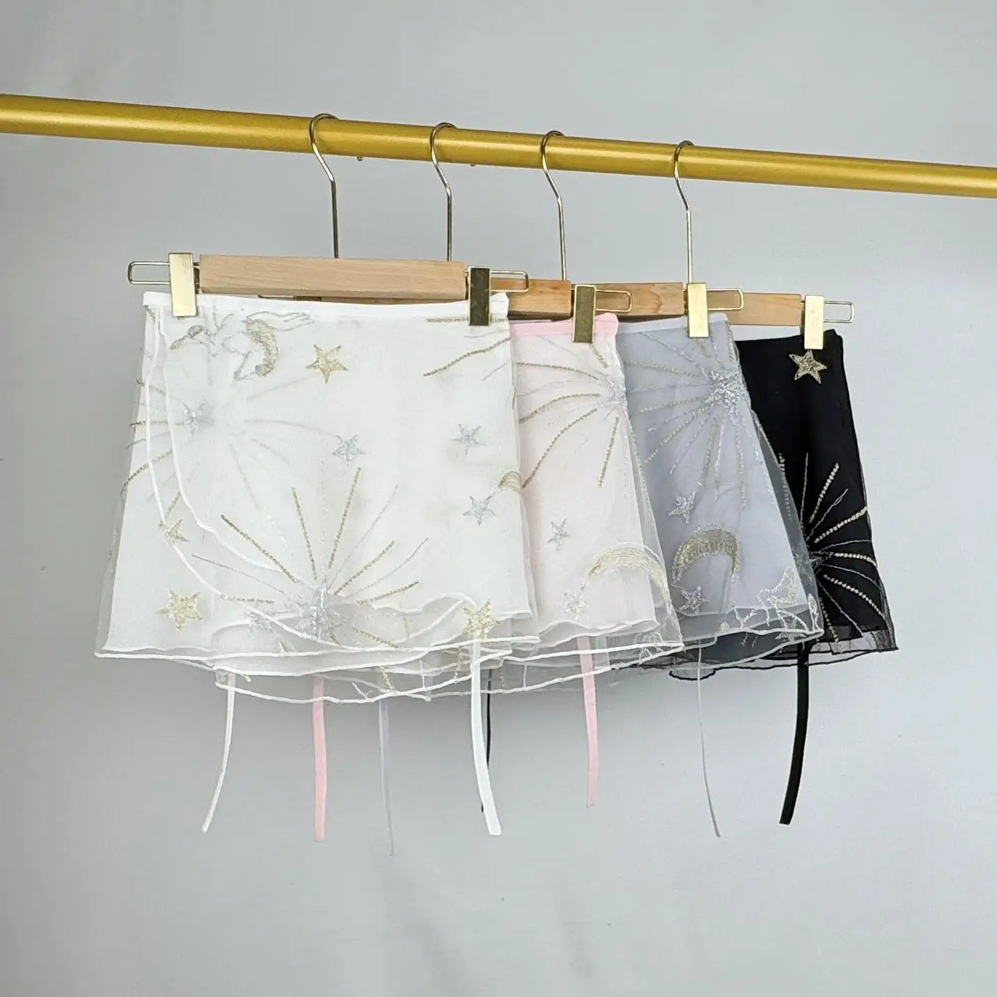 customized children girl ballet dance costume embroidered one-piece lace up half skirt daily training skirt ballet tutu dress
customized children girl ballet dance costume embroidered one-piece lace up half skirt daily training skirt ballet tutu dress