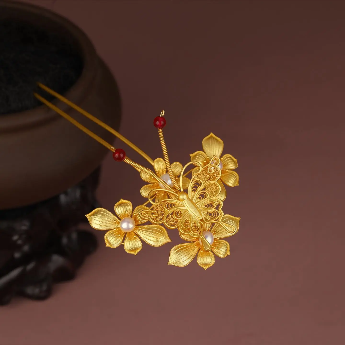 Женские антикварные аксессуары Hanfu, бронзовые позолоченные филигранники, дрожащая бабочка, гибкая боковая антикварная заколка для волос с шагом
Женские антикварные аксессуары Hanfu, бронзовые позолоченные филигранники, дрожащая бабочка, гибкая боковая антикварная заколка для волос с шагом