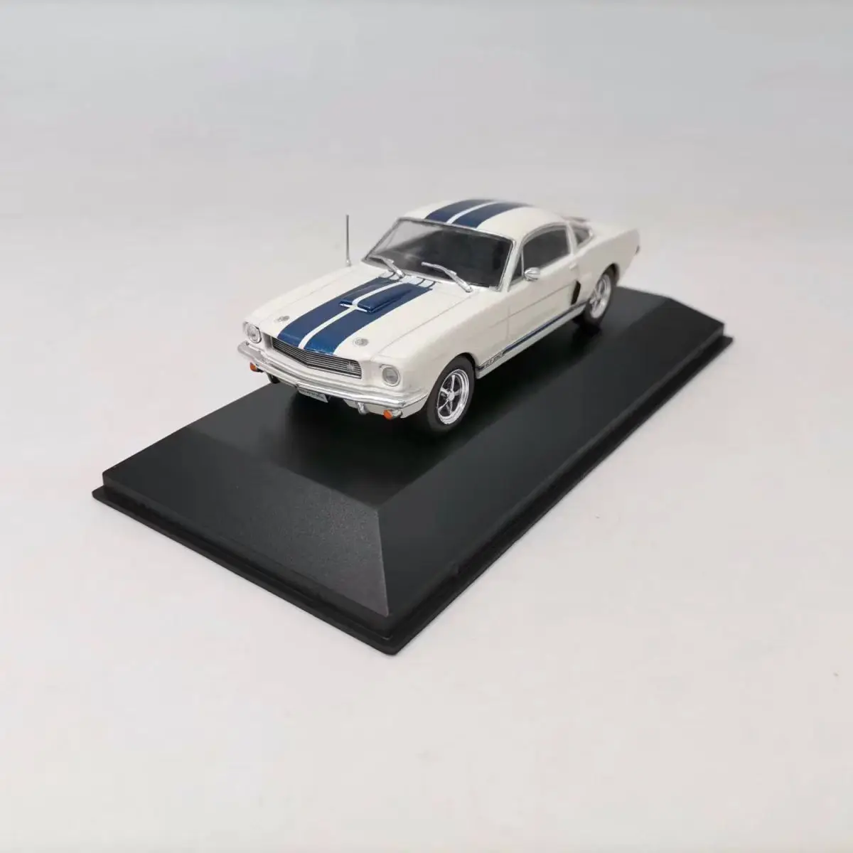 IXO 1:43 Mustang Shelby GT 350H 1965 Alloy Car Diecasts & Toy Vehicles Car Model Miniature Scale Model Car For Children
IXO 1:43 Mustang Shelby GT 350H 1965 Alloy Car Diecasts & Toy Vehicles Car Model Miniature Scale Model Car For Children