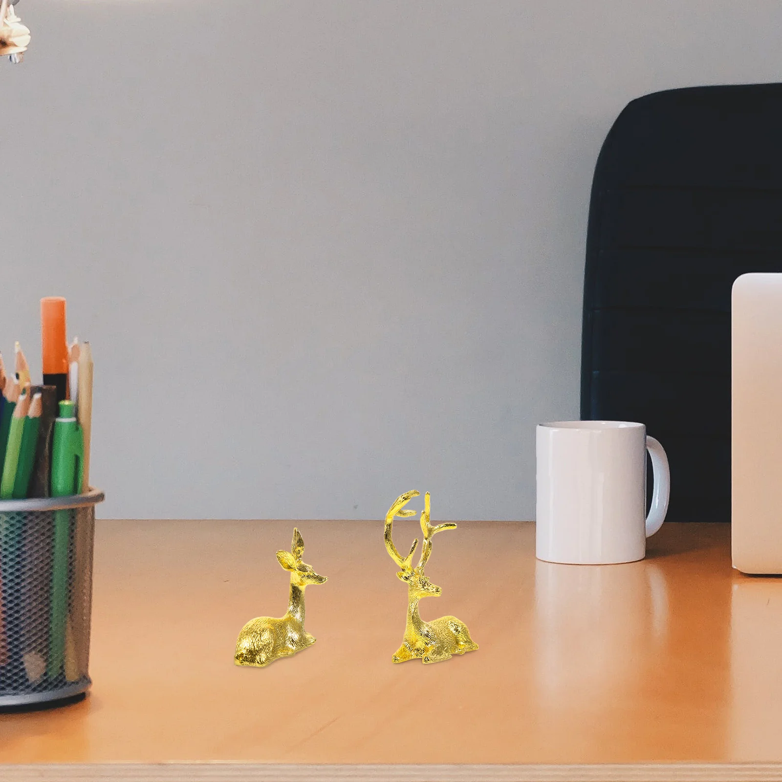 1Pair Mini Elk Ornament Lovely Metal Elk Statue for Home Decor Garden Yard Desktop Decoration Unique Gift Present
1Pair Mini Elk Ornament Lovely Metal Elk Statue for Home Decor Garden Yard Desktop Decoration Unique Gift Present