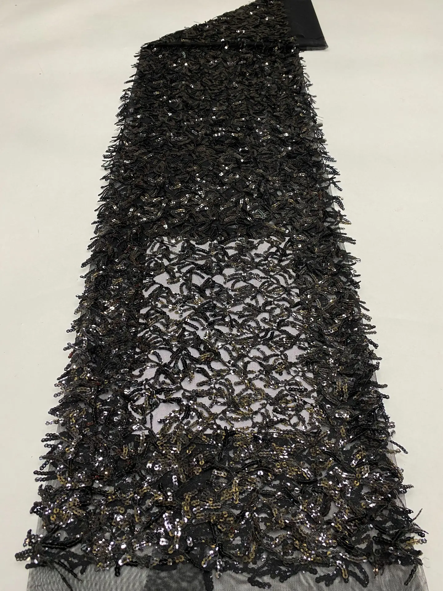 New curved 5mm tassel sequin embroidered lace fabric for wedding dresses,evening gowns, bags,and hats with sequin fabric
New curved 5mm tassel sequin embroidered lace fabric for wedding dresses,evening gowns, bags,and hats with sequin fabric