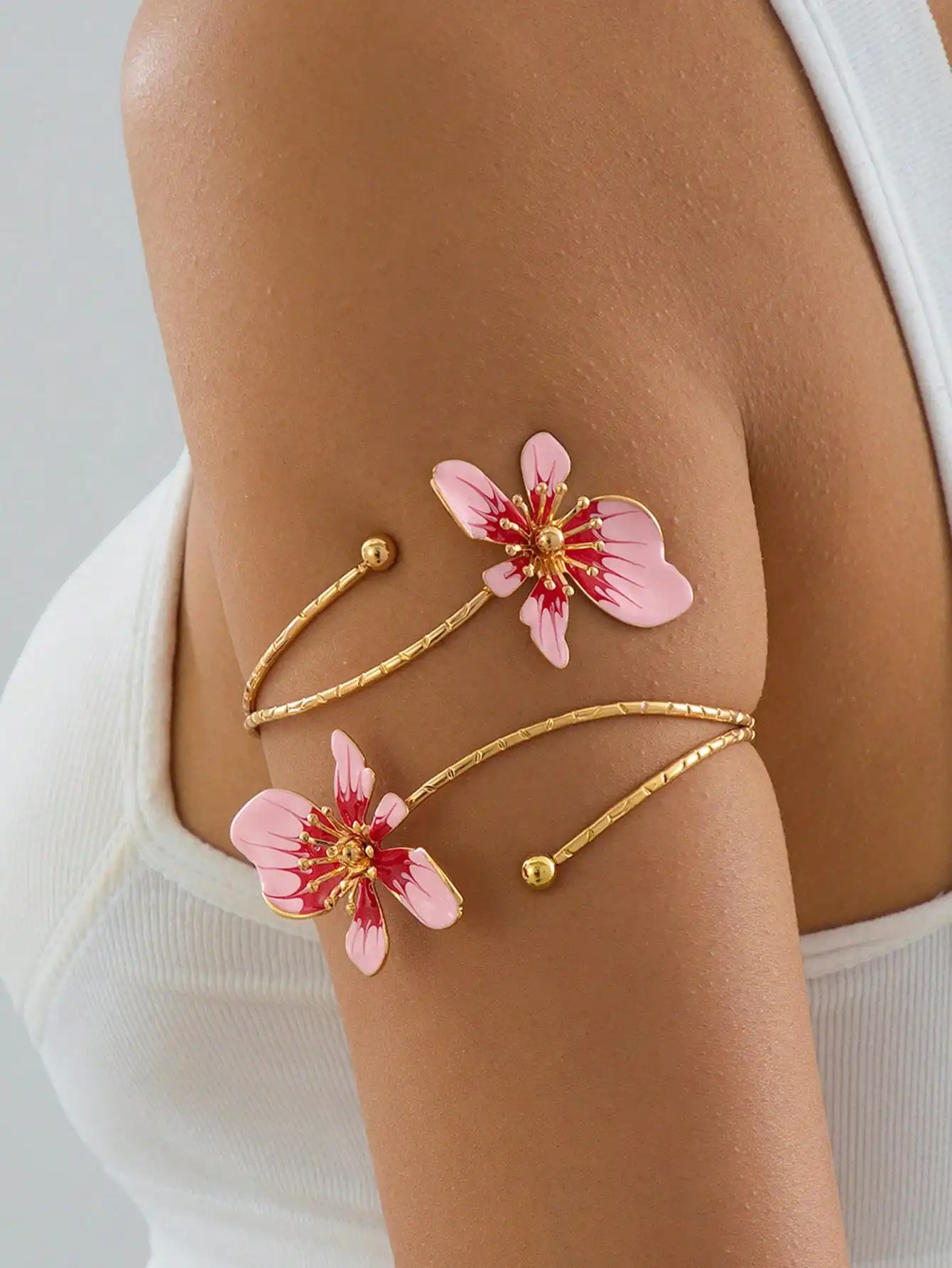 1pc Iron Alloy Double-Headed Enamel Glazed Floral Bangle, Minimalist Elegant Fashion Suitable For Mother's Day Gift, Party, Banquet And Daily Wear
1pc Iron Alloy Double-Headed Enamel Glazed Floral Bangle, Minimalist Elegant Fashion Suitable For Mother's Day Gift, Party, Banquet And Daily Wear