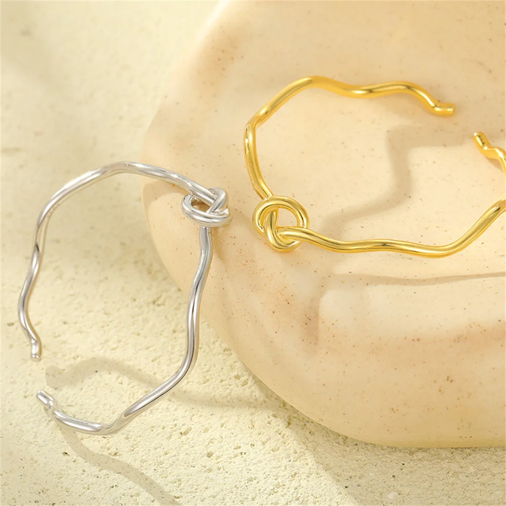 Корейский нишевый браслет в стиле INS для женщин, стерлинговое серебро S925, нерегулярный браслет с узлом в виде сердца Dongdaemun, высококачественный легкий роскошный браслет
Корейский нишевый браслет в стиле INS для женщин, стерлинговое серебро S925, нерегулярный браслет с узлом в виде сердца Dongdaemun, высококачественный легкий роскошный браслет