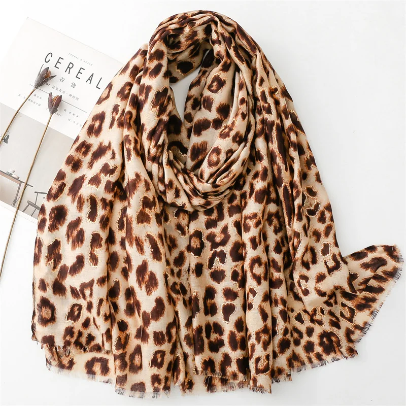 2023 Winter Sexy Leopard Dot Gold Glitter Fringe Viscose Shawl Scarf Lady High Quality Wrap Pashmina Stole Bufandas Muslim Hijab
2023 Winter Sexy Leopard Dot Gold Glitter Fringe Viscose Shawl Scarf Lady High Quality Wrap Pashmina Stole Bufandas Muslim Hijab