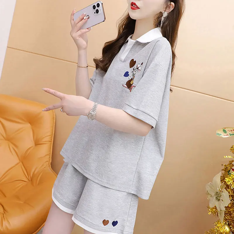 plus Size Casual Sportswear Set Women Summer Fashion Loose Slimming Short Sleeve Shorts Two Piece Set Student Style Cotton Blend
plus Size Casual Sportswear Set Women Summer Fashion Loose Slimming Short Sleeve Shorts Two Piece Set Student Style Cotton Blend
