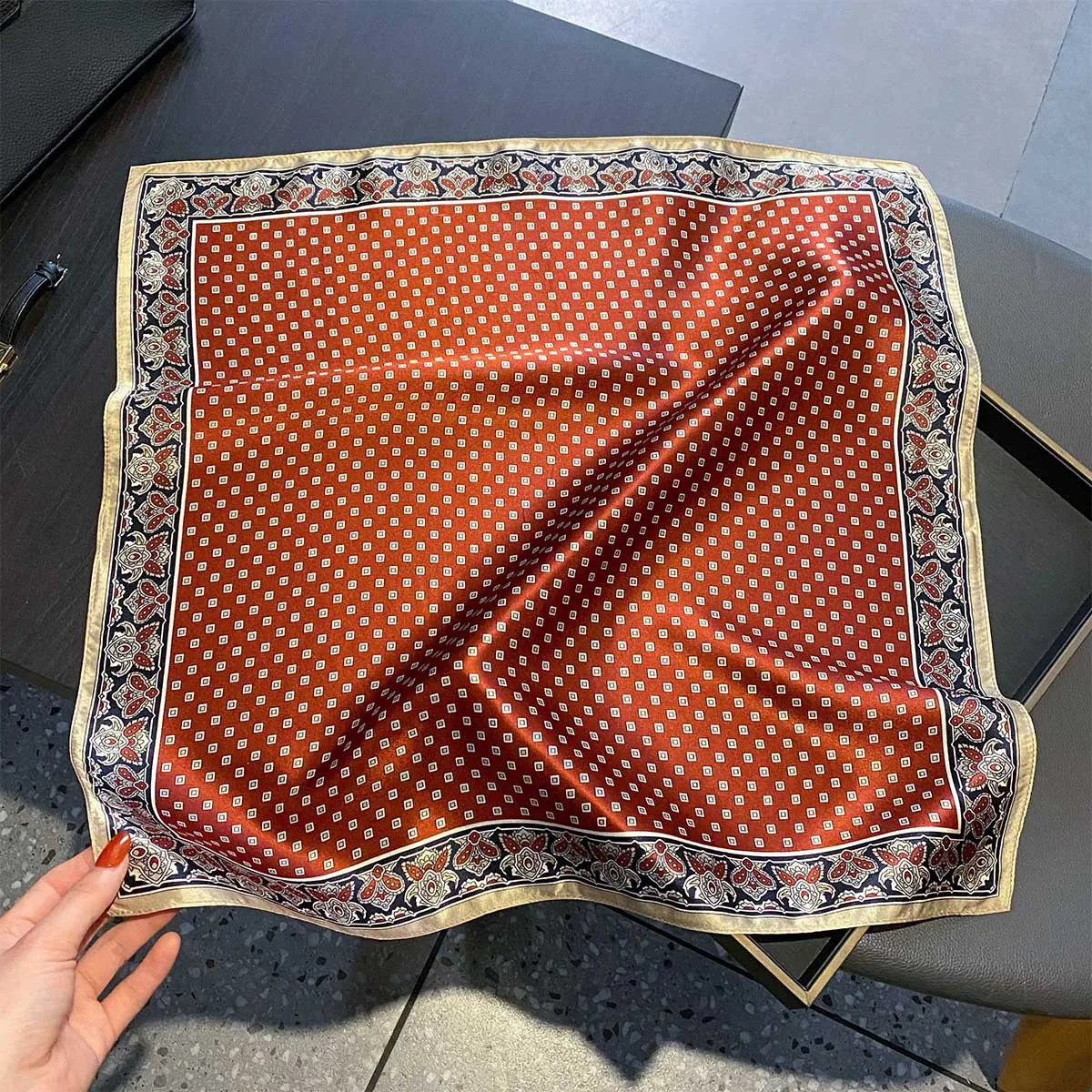 53cm Luxury Shawl 2026 100% Real Silk Square Scarf Women Designer Floral Print Neckerchief Female Hijab Bandana Headband
53cm Luxury Shawl 2026 100% Real Silk Square Scarf Women Designer Floral Print Neckerchief Female Hijab Bandana Headband
