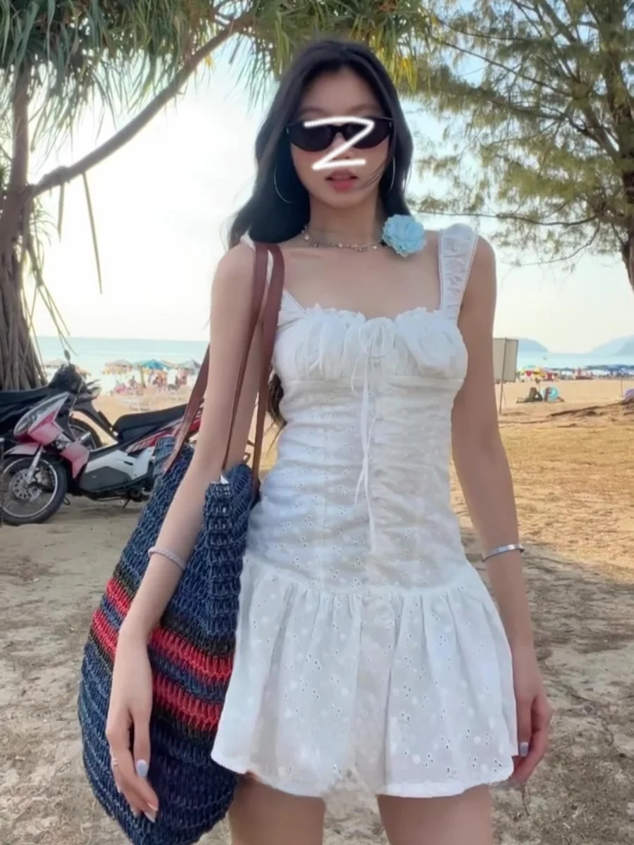 White Embroidered Hollow out Strap Dress Women's Spring Summer Beach Vacation Slimming Short Dress High Waist A-Line Skirt
White Embroidered Hollow out Strap Dress Women's Spring Summer Beach Vacation Slimming Short Dress High Waist A-Line Skirt