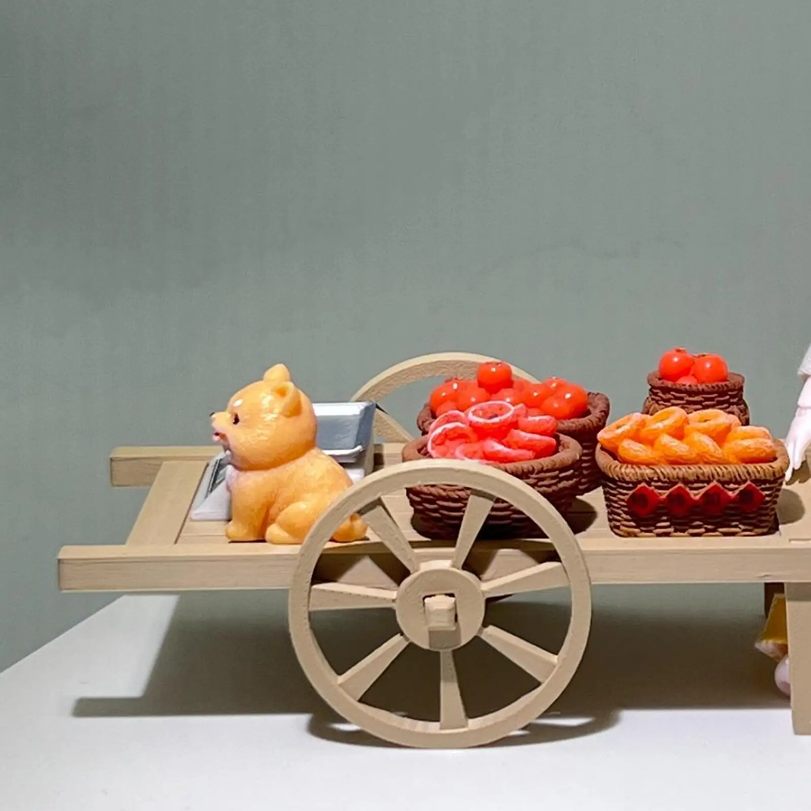 Миниатюрная тележка для овощей для кукольного домика, пластиковая модель, коллекционная игрушка для миниатюрных аксессуаров, масштаб 1:12
Миниатюрная тележка для овощей для кукольного домика, пластиковая модель, коллекционная игрушка для миниатюрных аксессуаров, масштаб 1:12