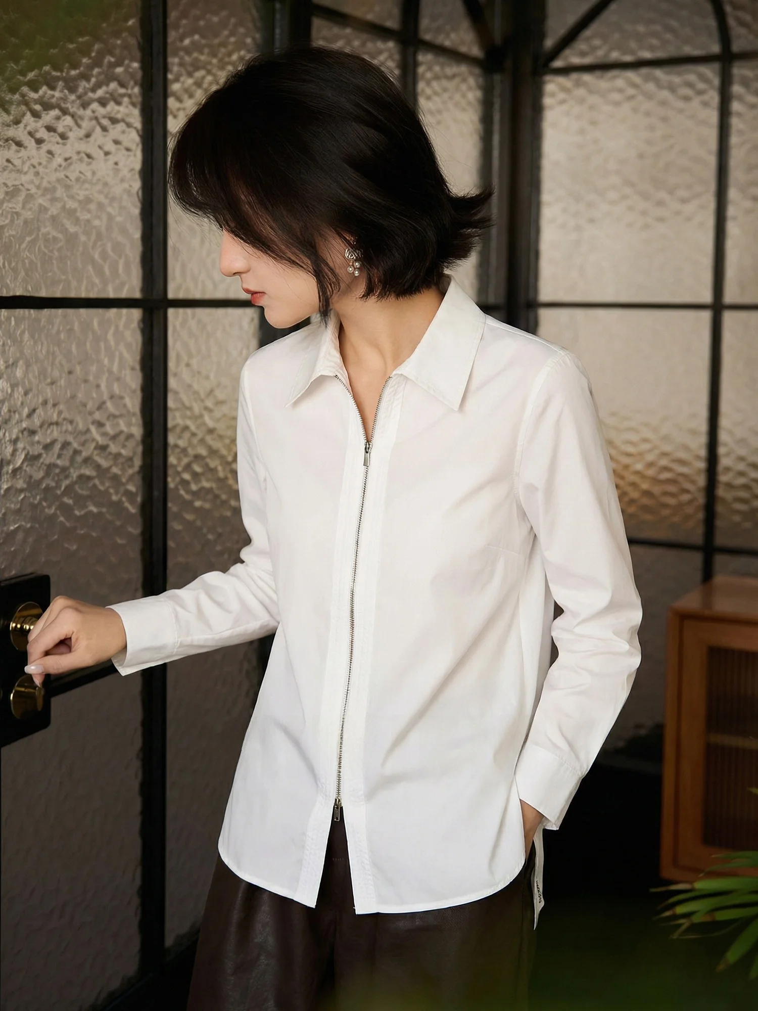 Loose Fit Long Sve White irt Women's Double Zipper Cotton Blend Casual Wear Spring Faion Outerwear by Qianyun
Loose Fit Long Sve White irt Women's Double Zipper Cotton Blend Casual Wear Spring Faion Outerwear by Qianyun