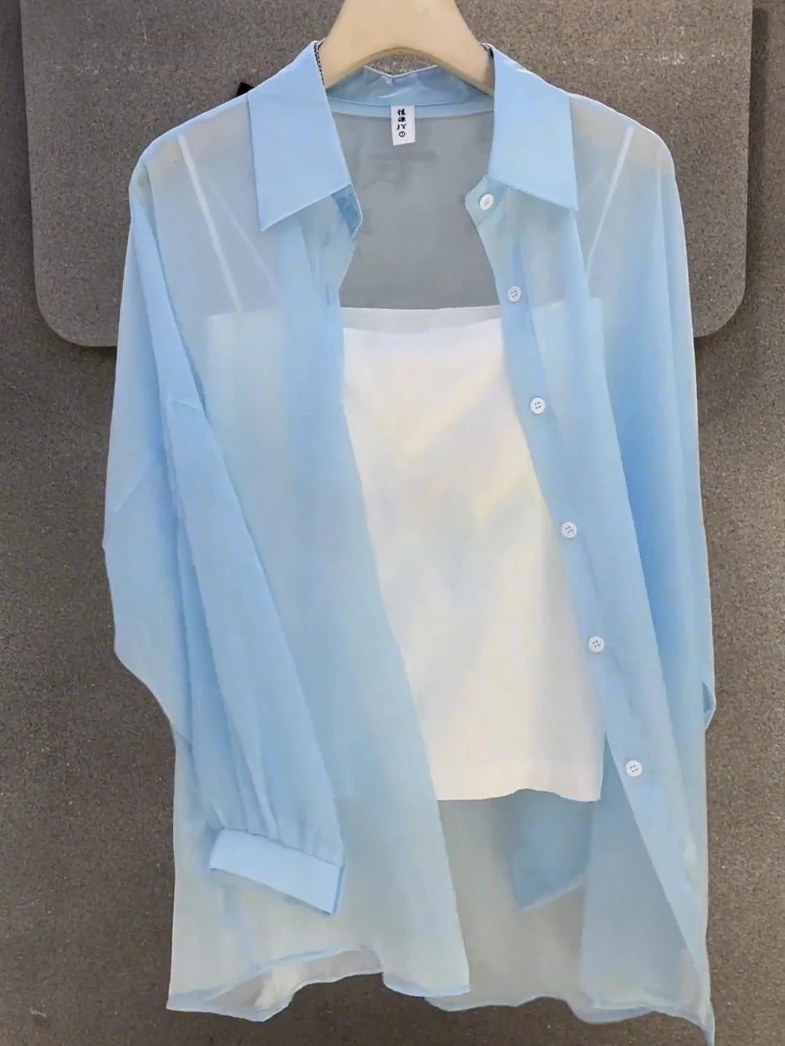 Women's Chiffon Ice Silk Long Sleeve Sun Protection Shirt Casual Fashionable Spring Summer Open Cardigan Top High-End Feeling
Women's Chiffon Ice Silk Long Sleeve Sun Protection Shirt Casual Fashionable Spring Summer Open Cardigan Top High-End Feeling