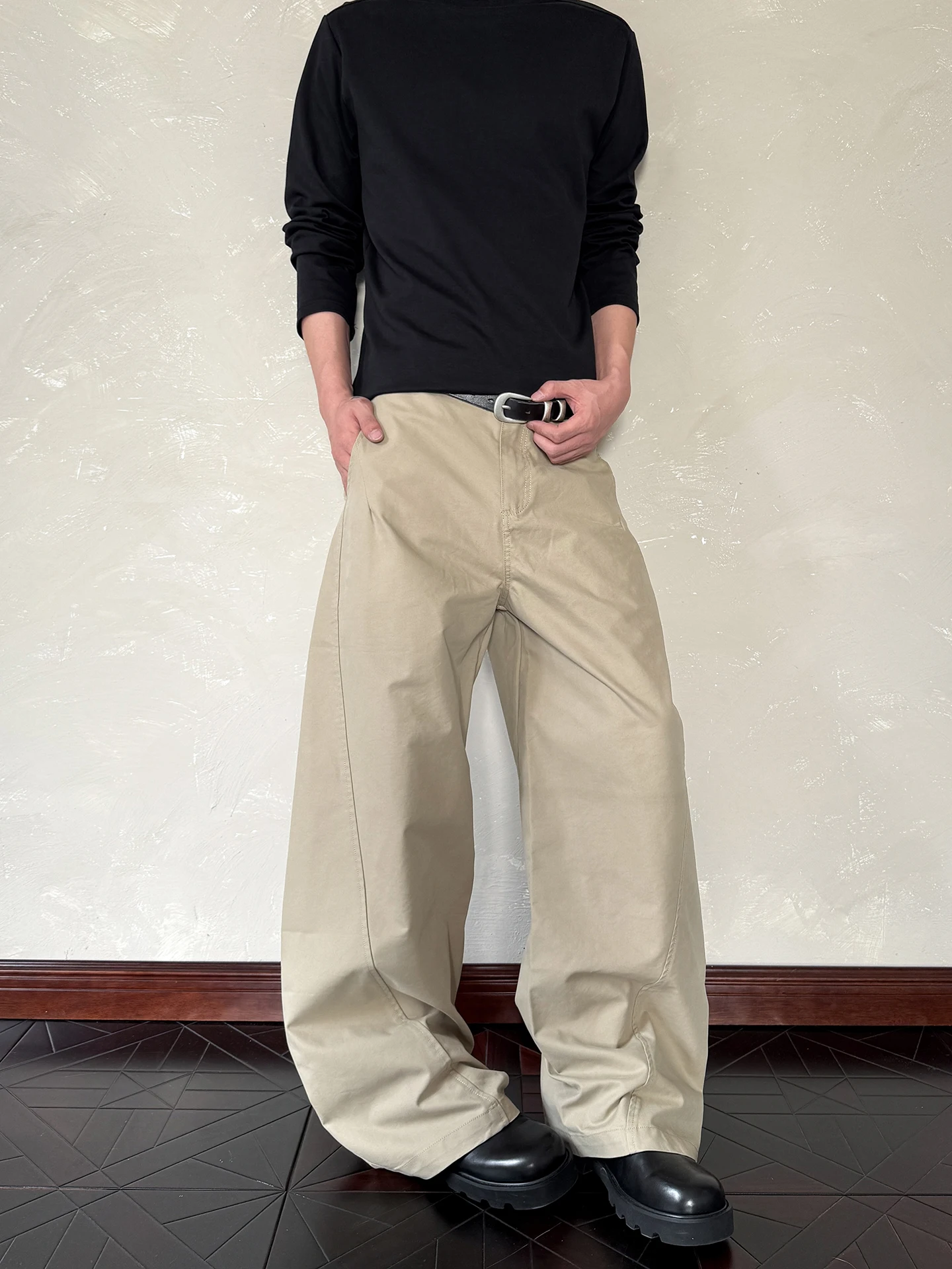 American Retro Cleanfit Silhouette Work Pants Loose Straight Casual Trousers for Men And Women High Waist Zipper Closure Wear...
American Retro Cleanfit Silhouette Work Pants Loose Straight Casual Trousers for Men And Women High Waist Zipper Closure Wear...