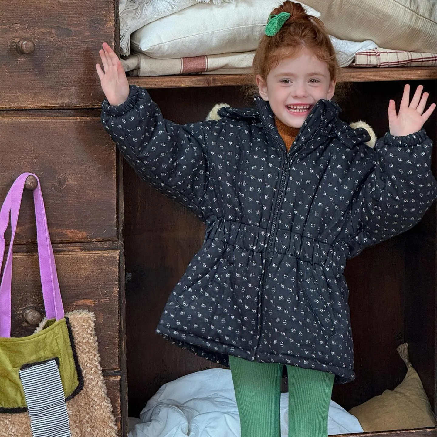 Children Clothes Girls Warm Coat Korean Style 2025 Winter New Cotton-padded Jacket Floral Print Thick Fashionable Warm Jacket
Children Clothes Girls Warm Coat Korean Style 2025 Winter New Cotton-padded Jacket Floral Print Thick Fashionable Warm Jacket