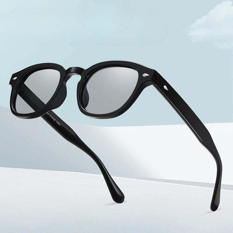 Men's and Women's New Fashionable Color Changing Cool High-definition Polarized Travel Driving Anti UV Sun Protection
Men's and Women's New Fashionable Color Changing Cool High-definition Polarized Travel Driving Anti UV Sun Protection