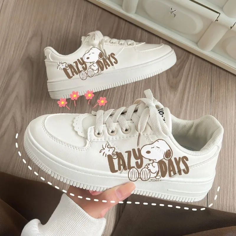 Snoopy joint board shoes graffiti creative middle school students sports and casual low-top white shoes birthday gift wholesale
Snoopy joint board shoes graffiti creative middle school students sports and casual low-top white shoes birthday gift wholesale
