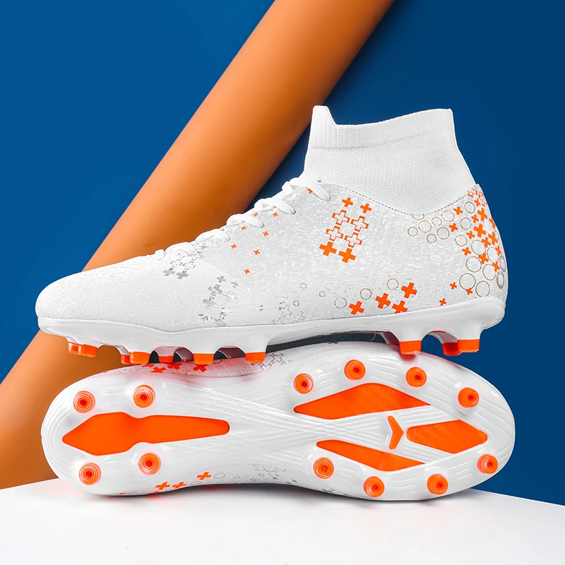 A pair of children's four-season leather football shoes with long studs, wear-resistant soccer shoes, sizes 35-46,XL-2461
A pair of children's four-season leather football shoes with long studs, wear-resistant soccer shoes, sizes 35-46,XL-2461