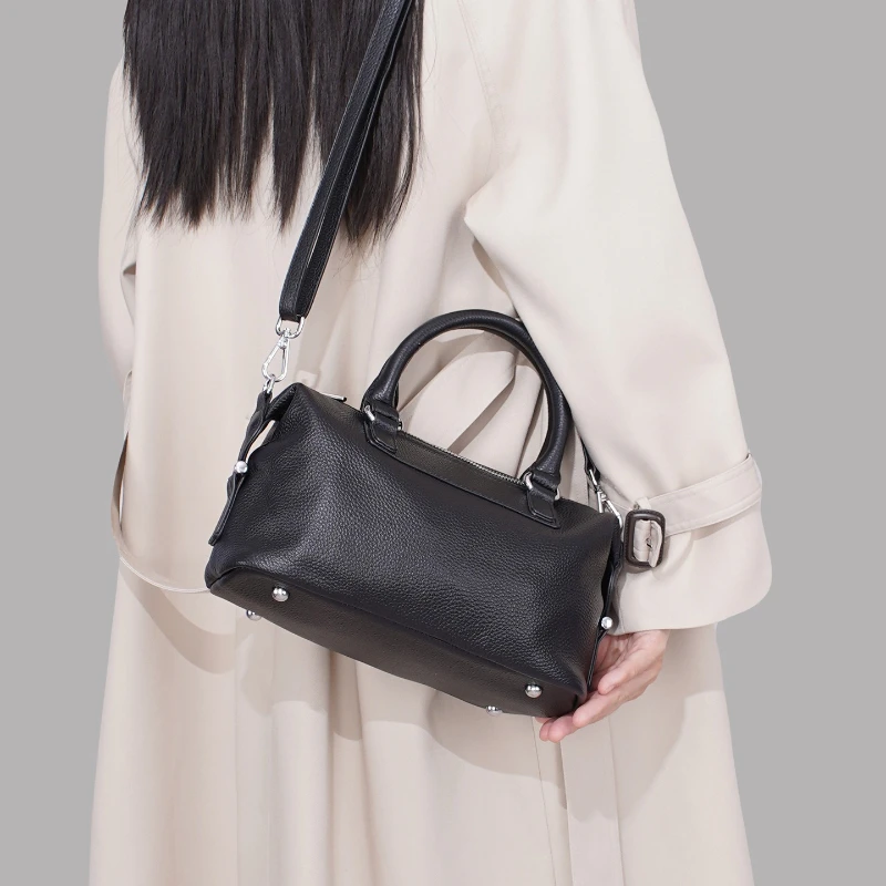 Genuine Leather Casual Tote Bags Women Handbags Commuter Shoulder Bag Female Large Capacity Sac A Main Crossbody Messanger Bags
Genuine Leather Casual Tote Bags Women Handbags Commuter Shoulder Bag Female Large Capacity Sac A Main Crossbody Messanger Bags