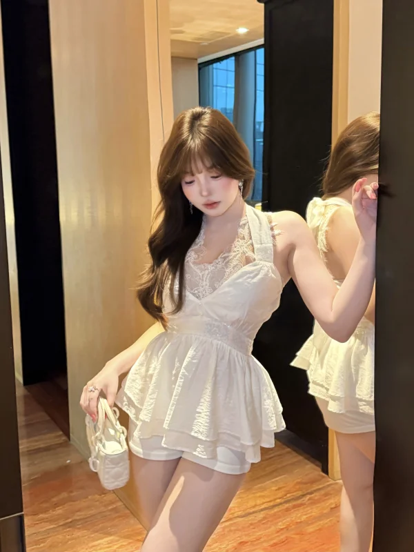 Pure Desire Lace V-neck Top Princess Style Slim Fit Cotton Blend Summer 2026 Women's Fashion Mixed Splicing Hanging Ne...
Pure Desire Lace V-neck Top Princess Style Slim Fit Cotton Blend Summer 2026 Women's Fashion Mixed Splicing Hanging Ne...