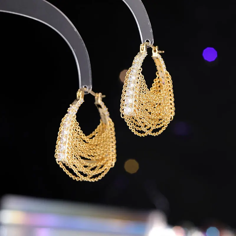Niche Design Bag Chain Tassel Ear Clips High-end Fashion Show Fashionable Elegant Light Luxury Earrings
Niche Design Bag Chain Tassel Ear Clips High-end Fashion Show Fashionable Elegant Light Luxury Earrings