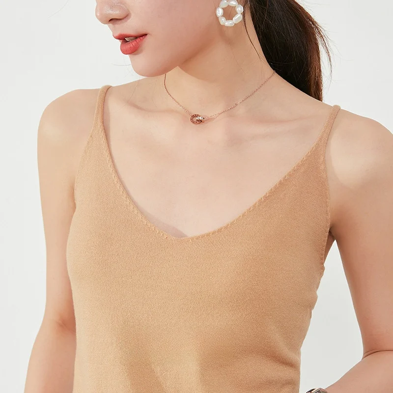 Women's Knitted Wool Vest Double V-Neck Classic Style Slim Fit Casual Fashion Soft Medium Gauge No Sleeve Pure Color
Women's Knitted Wool Vest Double V-Neck Classic Style Slim Fit Casual Fashion Soft Medium Gauge No Sleeve Pure Color