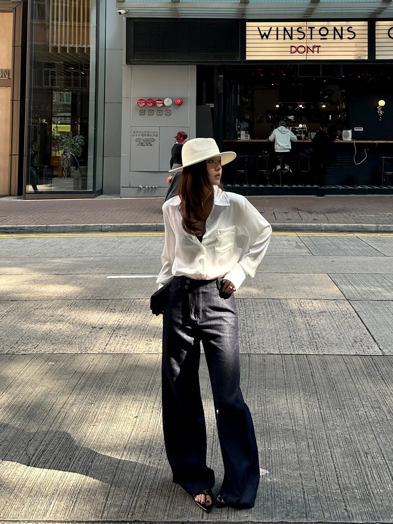 Falin X Asymmetric Double Buckle Wide Leg Jeans Women's Low Waist Straight Cotton Casual Washed Denim Trousers for Spring
Falin X Asymmetric Double Buckle Wide Leg Jeans Women's Low Waist Straight Cotton Casual Washed Denim Trousers for Spring