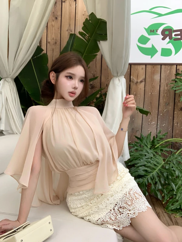 Elegant Half-High Collar Shawl Collar Chiffon Shirt Women Summer Slimming Short Sleeve Top Korean Style Loose Fit Office Wear
Elegant Half-High Collar Shawl Collar Chiffon Shirt Women Summer Slimming Short Sleeve Top Korean Style Loose Fit Office Wear