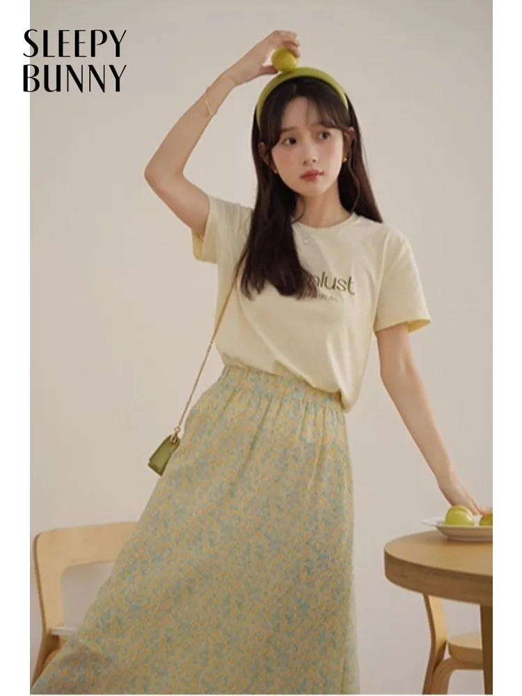 Women Prairie Floral Midi Skirt Lady High-Waist Chiffon A-Line Skirt Elegant Flowing Slimming Fit Sweet Casual Summer Outfit
Women Prairie Floral Midi Skirt Lady High-Waist Chiffon A-Line Skirt Elegant Flowing Slimming Fit Sweet Casual Summer Outfit