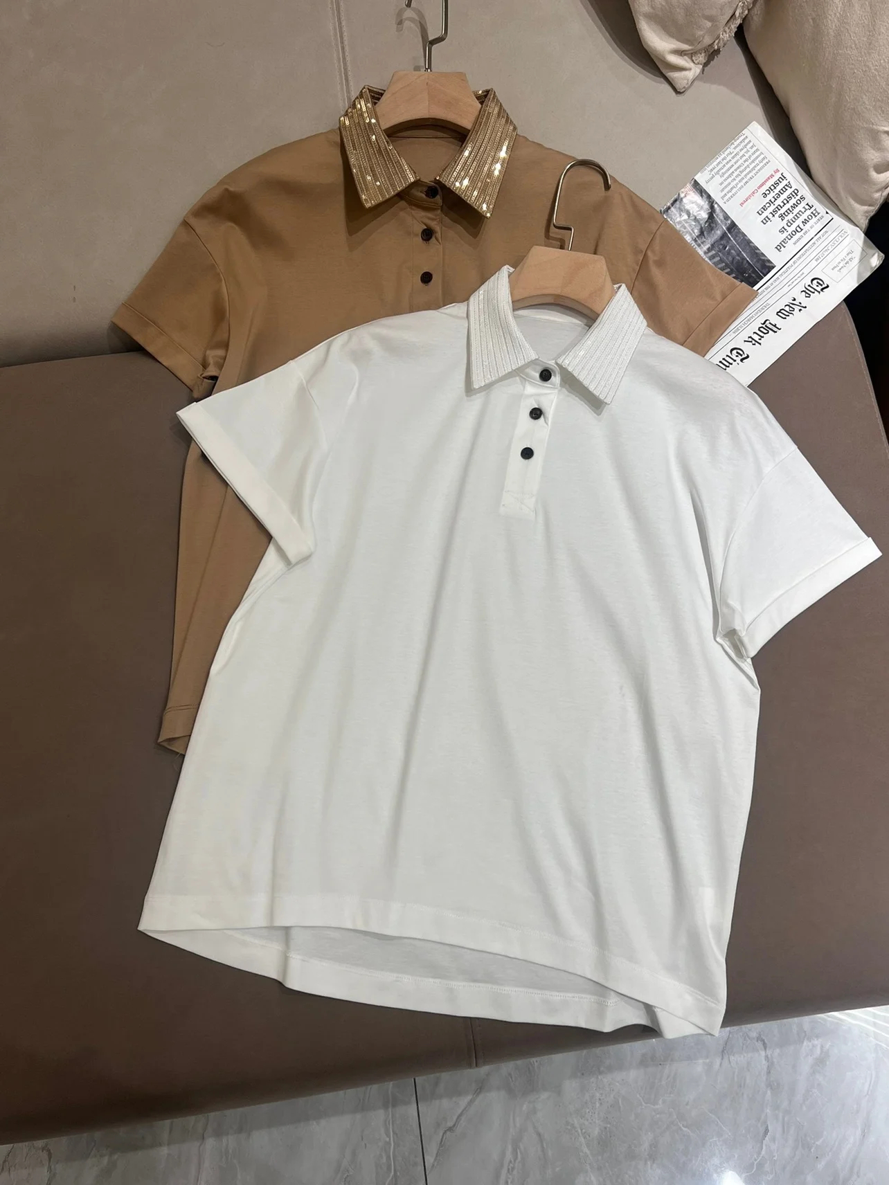 24 New B//C Spring and Summer Cotton Top Lapel Beading High Quality Polo Casual Short Sleeve T-shirt for Women
24 New B//C Spring and Summer Cotton Top Lapel Beading High Quality Polo Casual Short Sleeve T-shirt for Women