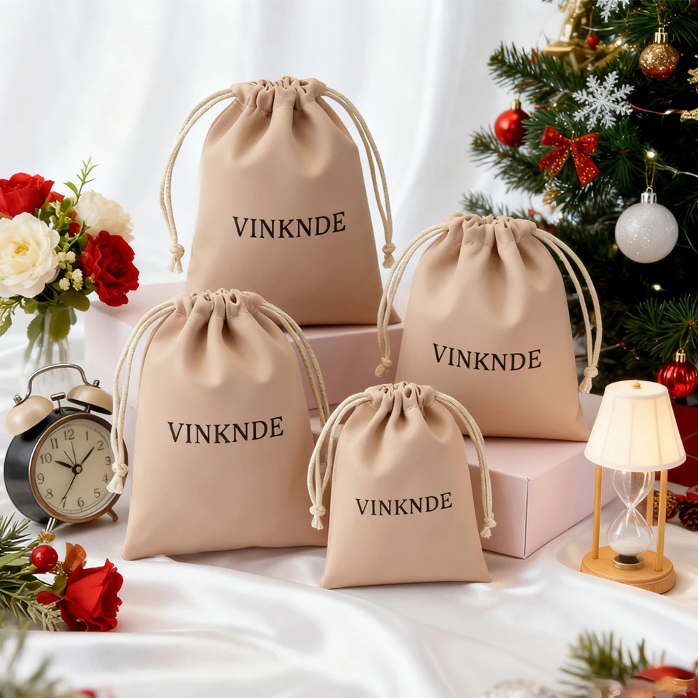 50 шт., маленькая атласная подарочная сумка с логотипом на шнурке, роскошные шелковые ювелирные изделия, косметика, парфюмерная помада, чехол, индивидуальный подарок
50 шт., маленькая атласная подарочная сумка с логотипом на шнурке, роскошные шелковые ювелирные изделия, косметика, парфюмерная помада, чехол, индивидуальный подарок