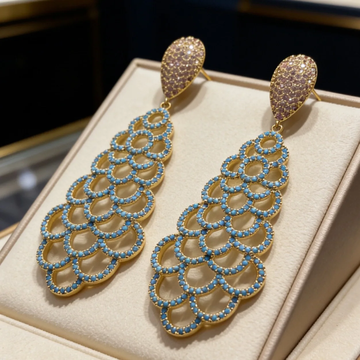 Fashion Hollow Cubic Zirconia Chinese-Style Cloud Drop Dangle Earrings for Women Charm Luxurious Exclusive Elegant Earrings Gift
Fashion Hollow Cubic Zirconia Chinese-Style Cloud Drop Dangle Earrings for Women Charm Luxurious Exclusive Elegant Earrings Gift