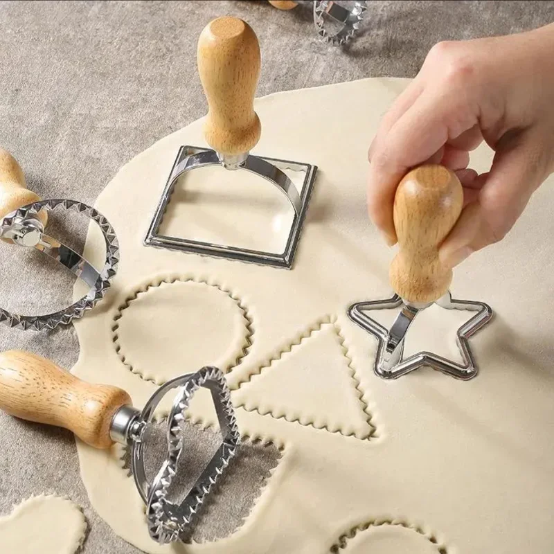 Oak Handle Pastry Press Mold Dumpling Lace Embossing Cookie Maker Mold Ravioli Stamp Pizza Cutter Kitchen Baking Tool
Oak Handle Pastry Press Mold Dumpling Lace Embossing Cookie Maker Mold Ravioli Stamp Pizza Cutter Kitchen Baking Tool