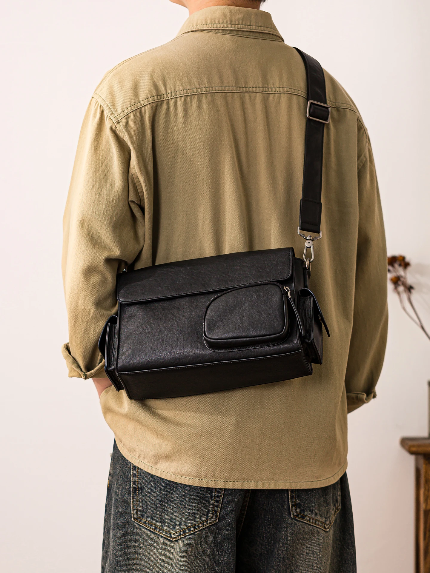 organizer designers handmade genuine leather men's messenger bags outdoor daily work luxury real cow leather black shoulder bag
organizer designers handmade genuine leather men's messenger bags outdoor daily work luxury real cow leather black shoulder bag