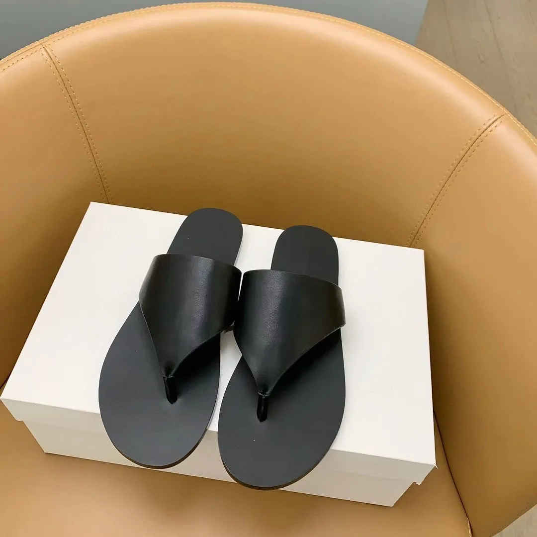 High Quality Designer 2026 Summer New Style Flip flops Simple Triangle Toe Leather Flat Slippers Women's Clip Foot Half Dragged
High Quality Designer 2026 Summer New Style Flip flops Simple Triangle Toe Leather Flat Slippers Women's Clip Foot Half Dragged