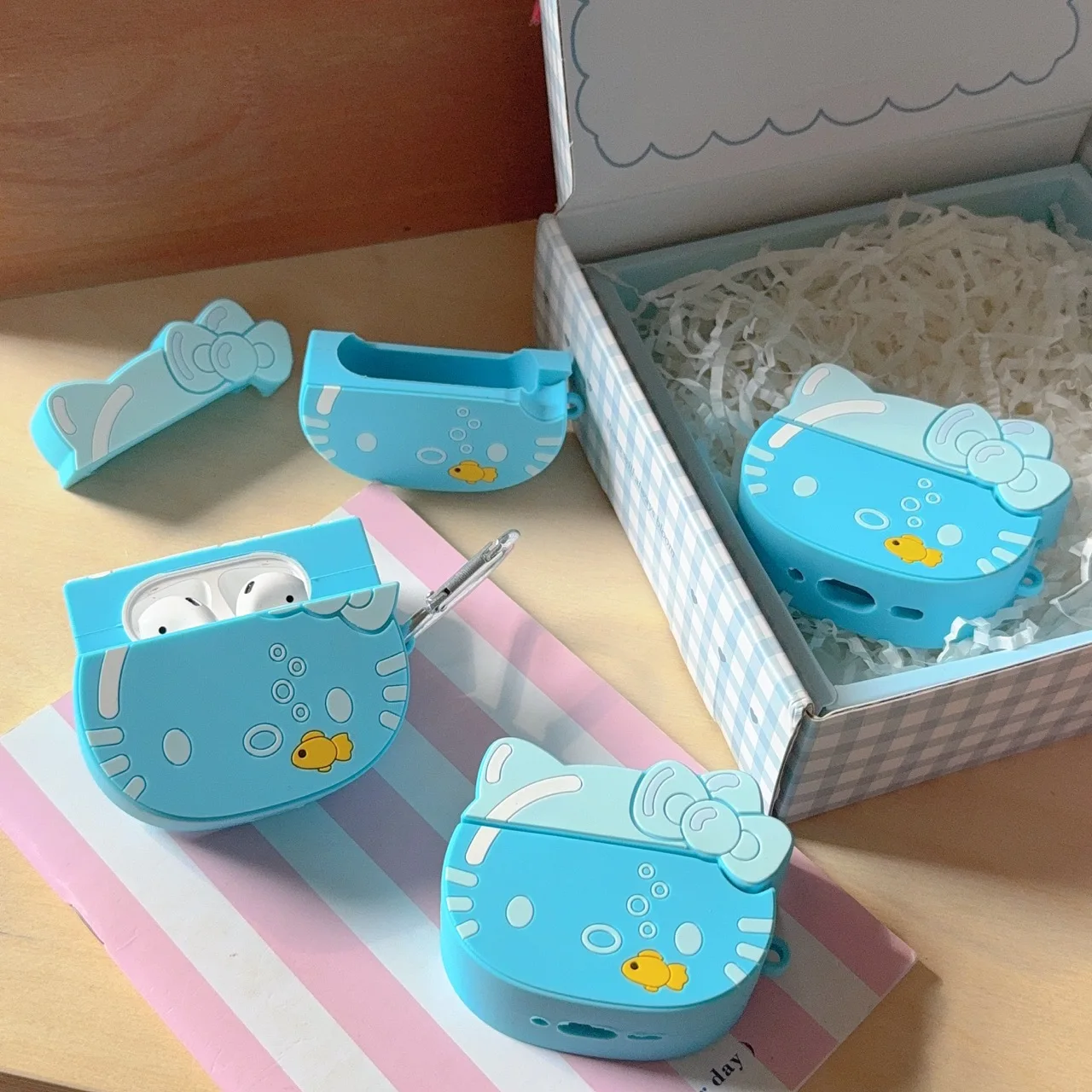Preferred Gift Styles Animation Cute For Hello kitty Sanrio Cartoon Silicone Anti-drop Headphone Case For Airpods 4,2,3,Pro,Pro2
Preferred Gift Styles Animation Cute For Hello kitty Sanrio Cartoon Silicone Anti-drop Headphone Case For Airpods 4,2,3,Pro,Pro2
