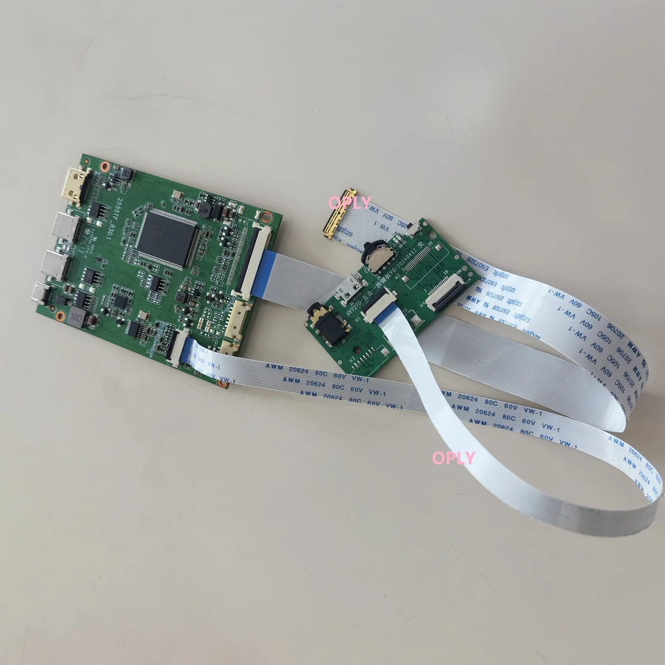 EDP Controllor board 2 TYPE C Mini HDMI-compatible for LP160WU1 LP160WU1-SPF1 LP160WU1-SPB1 16" 1920x1200 LED panel screen kit
EDP Controllor board 2 TYPE C Mini HDMI-compatible for LP160WU1 LP160WU1-SPF1 LP160WU1-SPB1 16" 1920x1200 LED panel screen kit