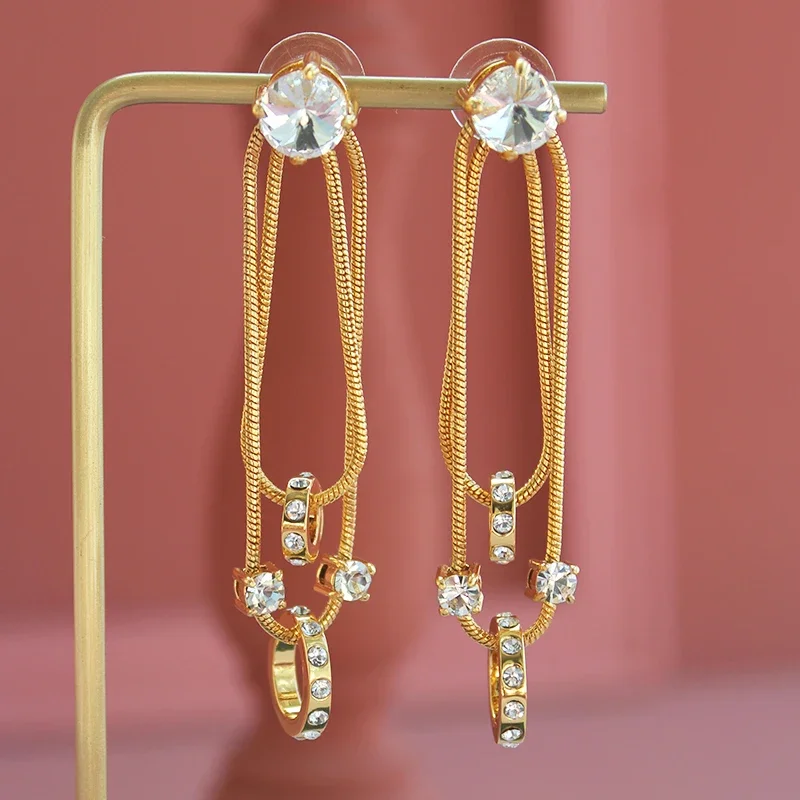 2025 Europe Designer Gold Crystal Tassel Earrings Women Sweet Romantic Luxury Jewelry Trend
2025 Europe Designer Gold Crystal Tassel Earrings Women Sweet Romantic Luxury Jewelry Trend