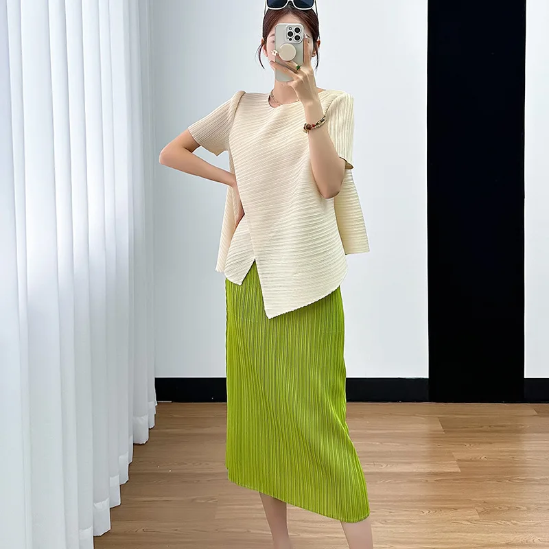 Simple Open Irregular Peplum Top High-waisted Half-body Skirt Two-piece Miyake 2025 Summer New Fashion Casual Women's Suit 
Simple Open Irregular Peplum Top High-waisted Half-body Skirt Two-piece Miyake 2025 Summer New Fashion Casual Women's Suit