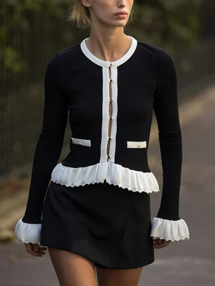 European and American style autumn new fashion trend women's round neck long sleeve contrast color knitted patchwork jacket
European and American style autumn new fashion trend women's round neck long sleeve contrast color knitted patchwork jacket