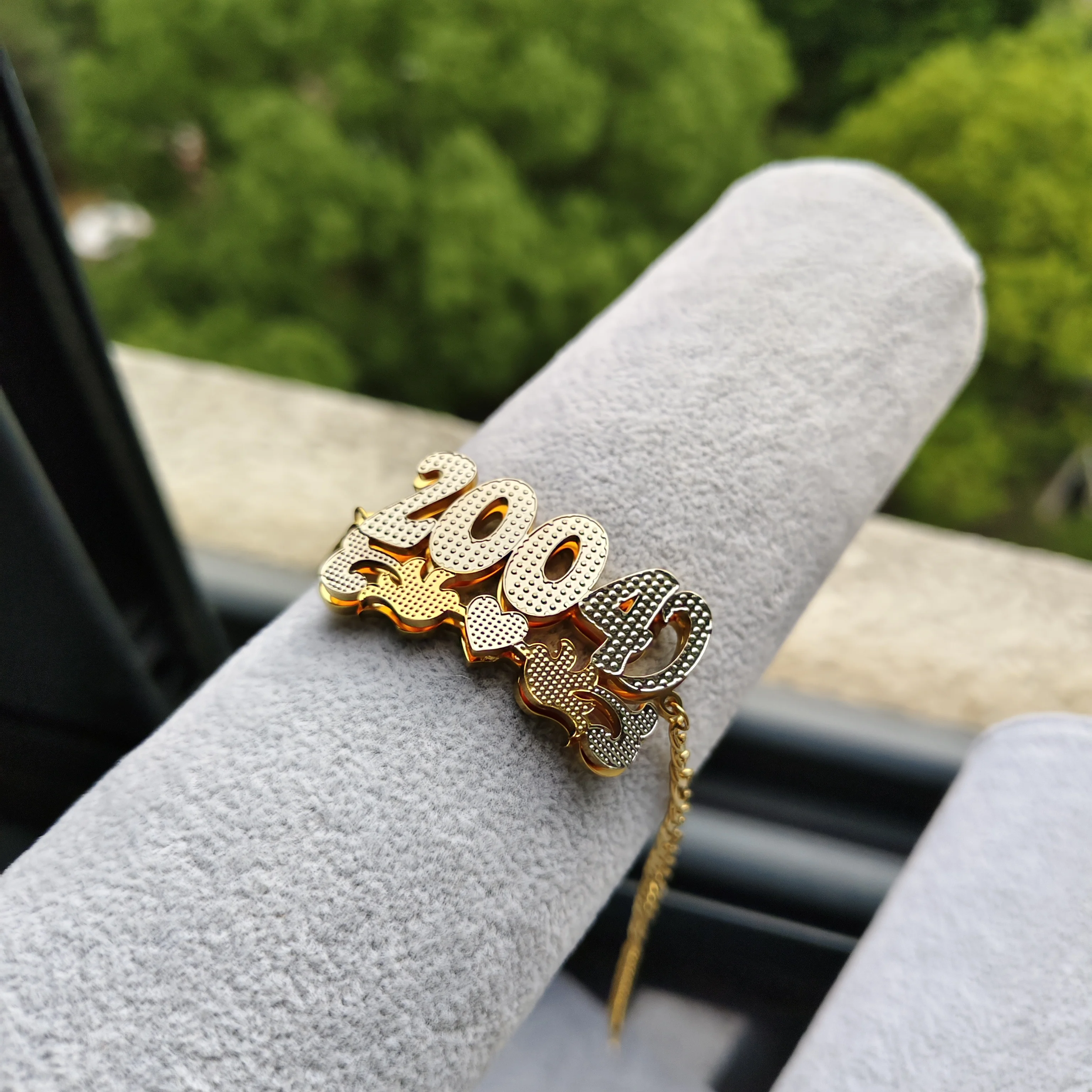 DHQH Customized Name Double layer Nameplate Bracelet Personalized Letter 3D Nameplate Bracelet Valentine's Day Souvenir for Her
DHQH Customized Name Double layer Nameplate Bracelet Personalized Letter 3D Nameplate Bracelet Valentine's Day Souvenir for Her
