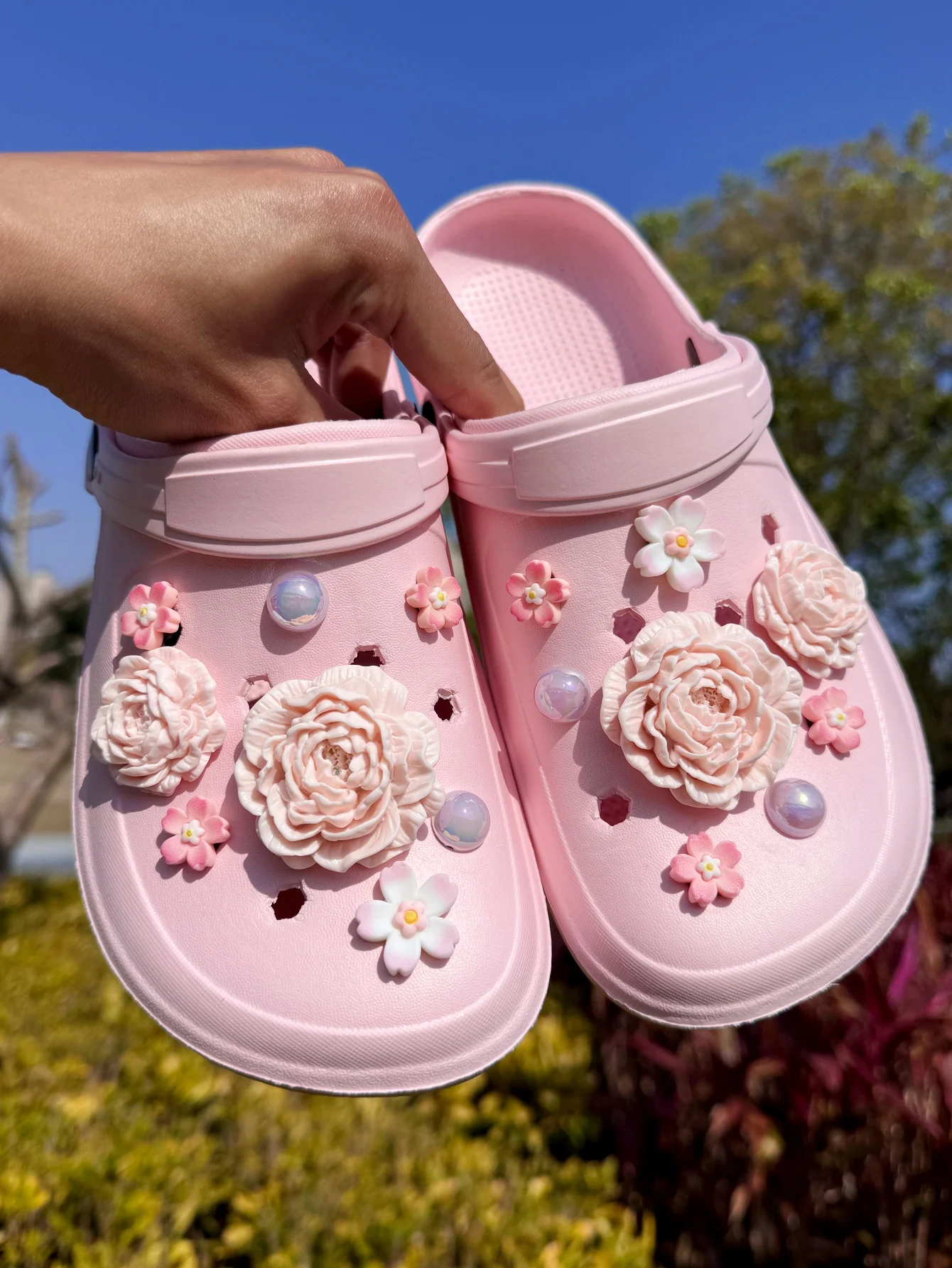16 Cute and Sweet Flower Shoe Decorations DIY Casual Shoe Decorations - Fun and Multi functional Personalized Shoe Ways
16 Cute and Sweet Flower Shoe Decorations DIY Casual Shoe Decorations - Fun and Multi functional Personalized Shoe Ways